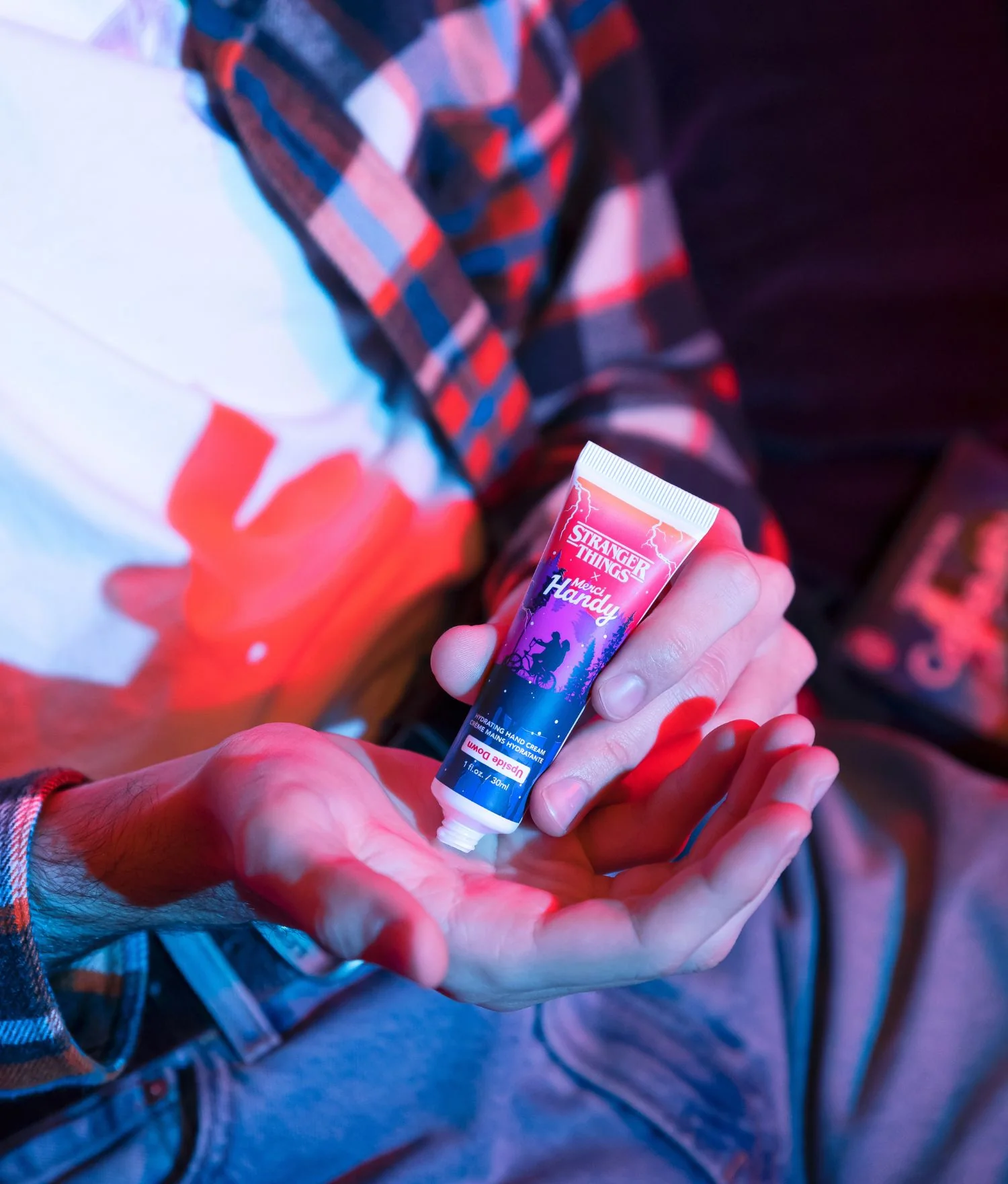 Crème Mains Upside Down - Image 3